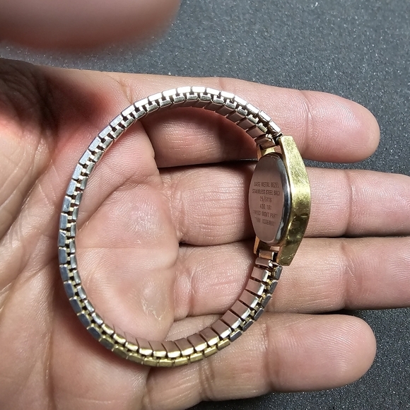 Armitron Diamind Quartz Ladies Watch Gold Tone Black Dial Working 25/5116 shows - Picture 7 of 9